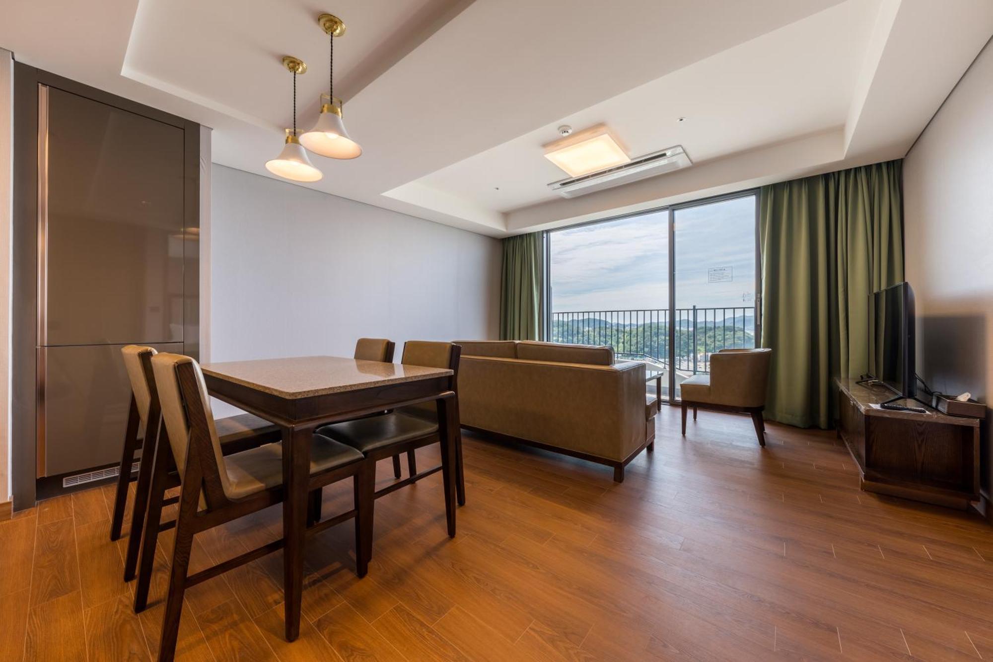 Stanford Hotel&Resort Tongyeong Bilik gambar